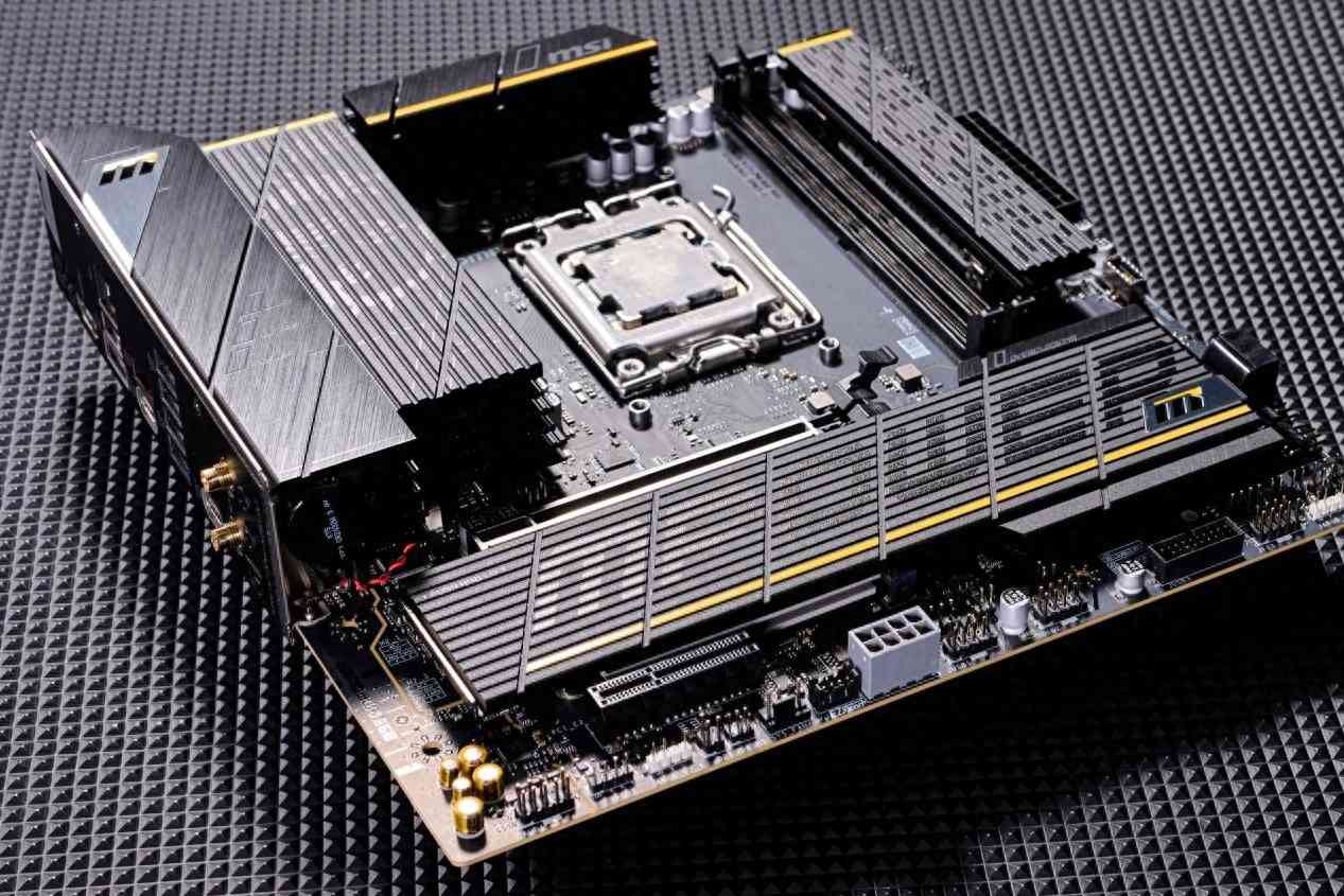 微星B850MPOWER主板深度评测:MPOWER系列的超频传奇延续,千元级性能炸裂之选 微星B850MPOWER主板深度评测:MPOWER系列的超频传奇延续,千元级性能炸裂之选