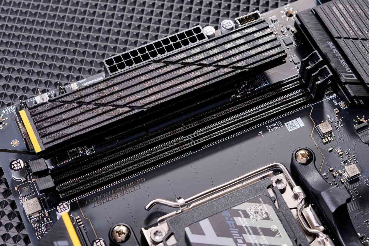 微星B850MPOWER主板深度评测:MPOWER系列的超频传奇延续,千元级性能炸裂之选 微星B850MPOWER主板深度评测:MPOWER系列的超频传奇延续,千元级性能炸裂之选