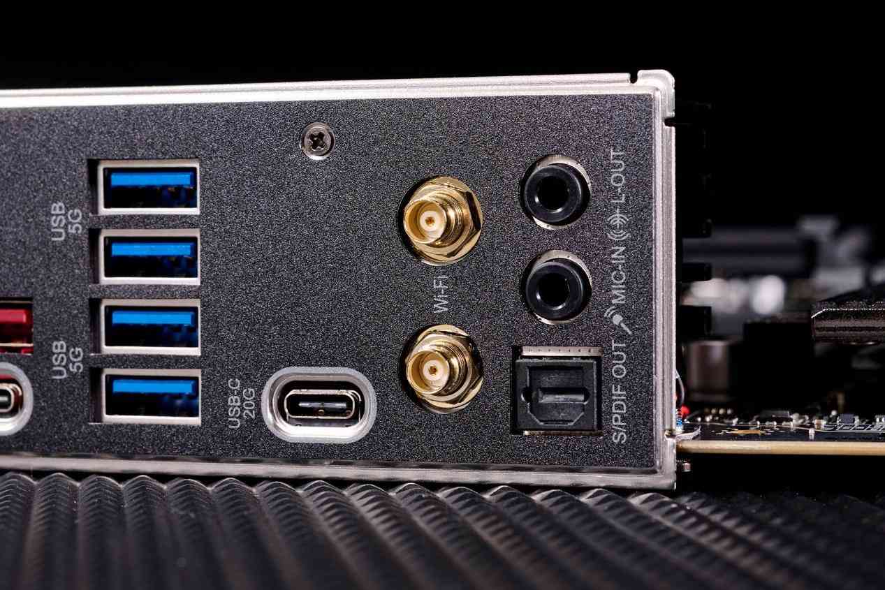 微星B850MPOWER主板深度评测:MPOWER系列的超频传奇延续,千元级性能炸裂之选 微星B850MPOWER主板深度评测:MPOWER系列的超频传奇延续,千元级性能炸裂之选