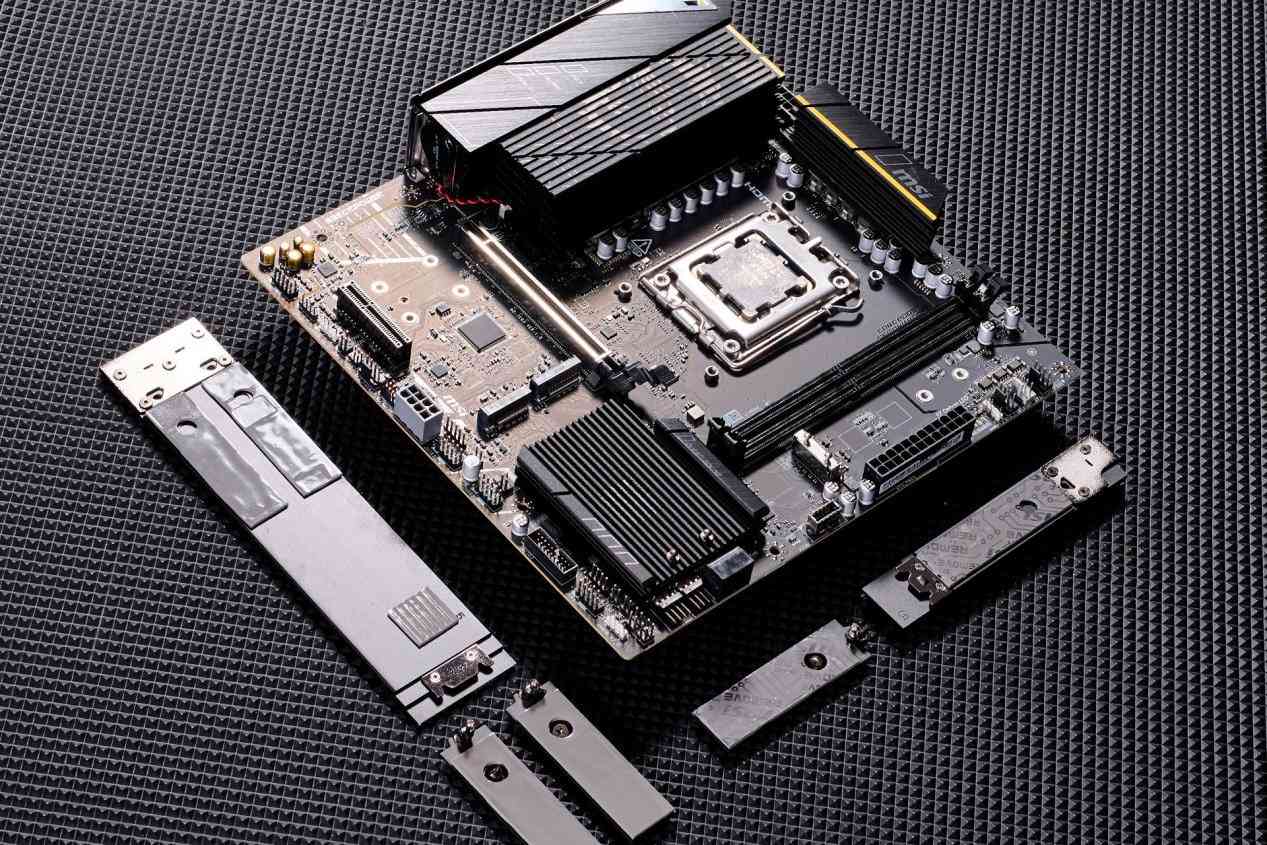 微星B850MPOWER主板深度评测:MPOWER系列的超频传奇延续,千元级性能炸裂之选 微星B850MPOWER主板深度评测:MPOWER系列的超频传奇延续,千元级性能炸裂之选