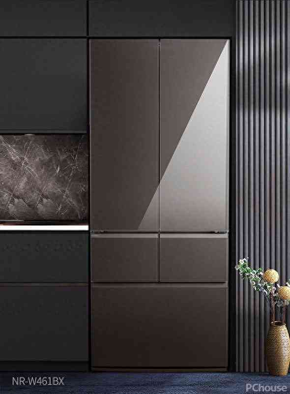 松下冰箱怎么样？决定厨房幸福感的王炸家电非它莫属，松下自由嵌入系列冰箱深度评测