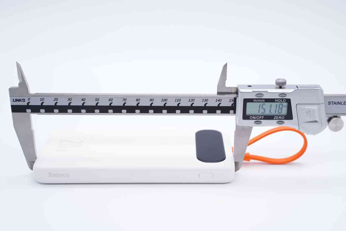 倍思充电宝深度评测:挂绳快充线一体设计,20W快充性能解析 倍思充电宝深度评测:挂绳快充线一体设计,20W快充性能解析