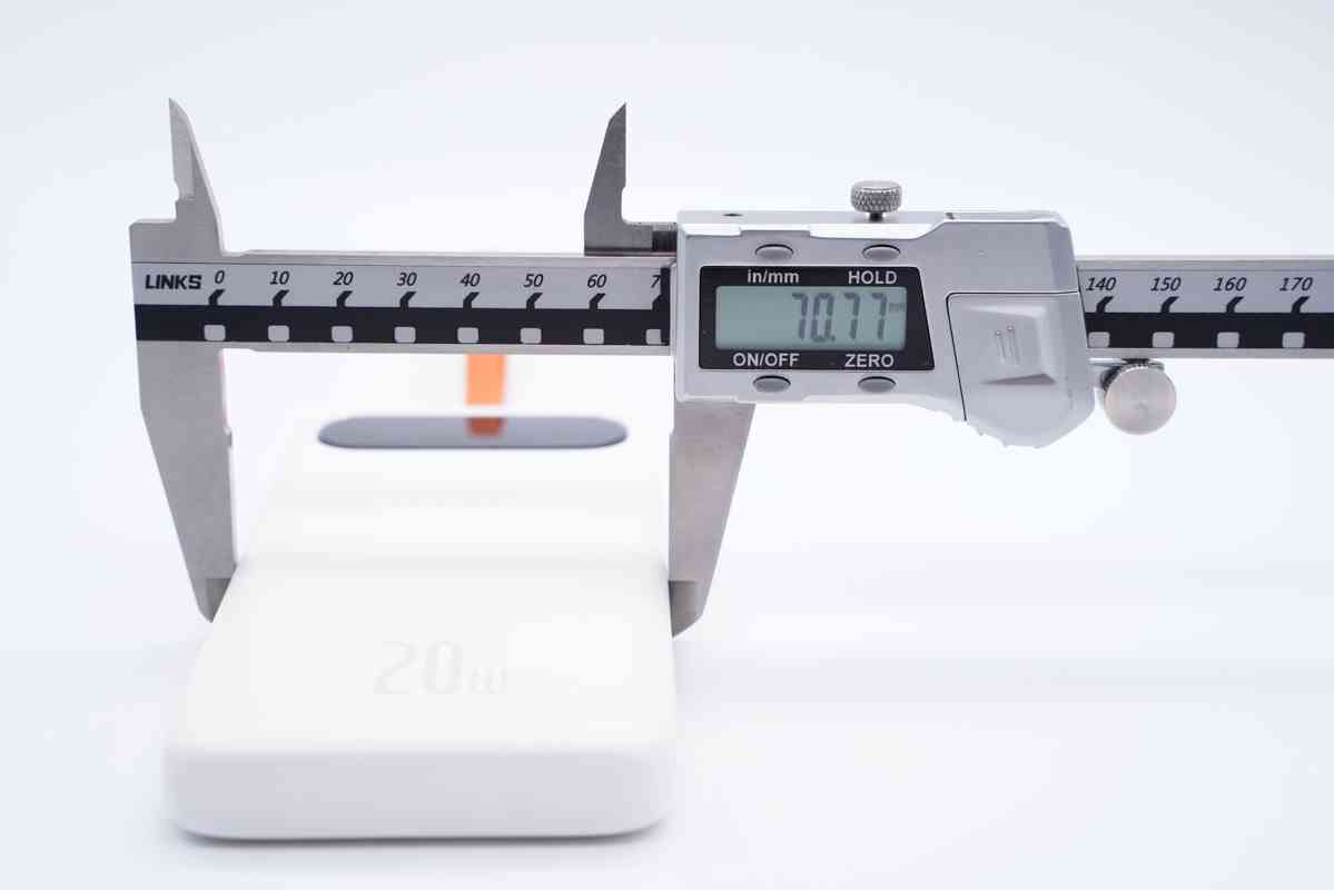 倍思充电宝深度评测:挂绳快充线一体设计,20W快充性能解析 倍思充电宝深度评测:挂绳快充线一体设计,20W快充性能解析