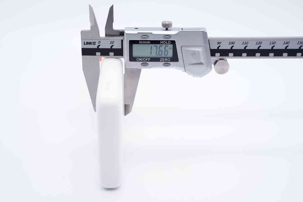 倍思充电宝深度评测:挂绳快充线一体设计,20W快充性能解析 倍思充电宝深度评测:挂绳快充线一体设计,20W快充性能解析