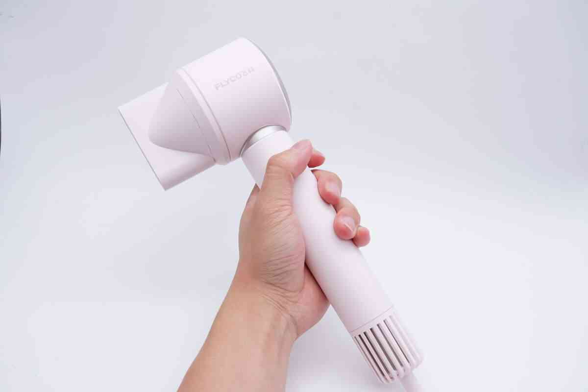 飞科高速吹风机深度评测:200元档无刷电机神器值不值得入手? 飞科高速吹风机深度评测:200元档无刷电机神器值不值得入手?