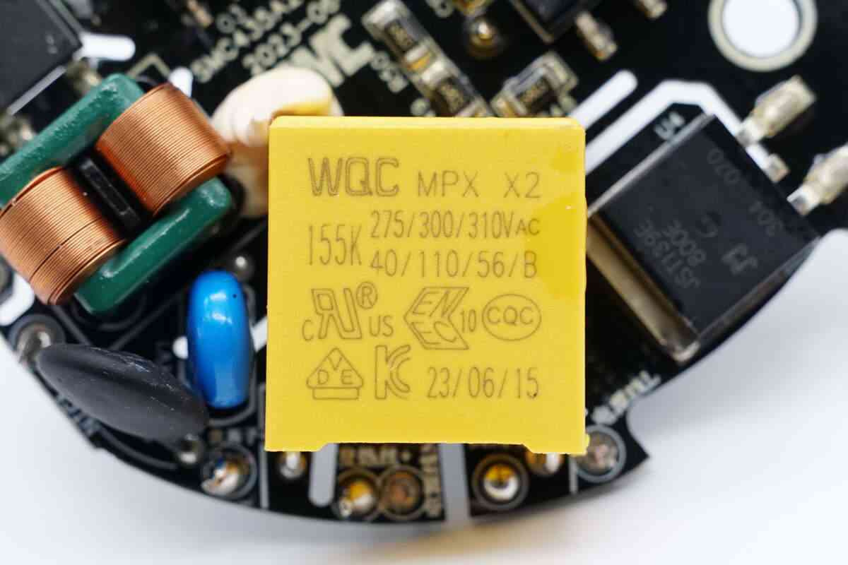 飞科高速吹风机深度评测:200元档无刷电机神器值不值得入手? 飞科高速吹风机深度评测:200元档无刷电机神器值不值得入手?