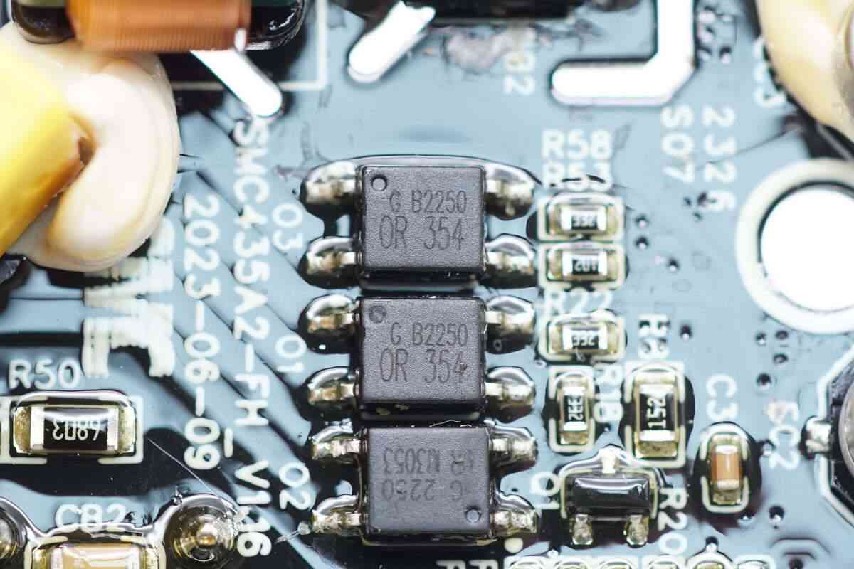 飞科高速吹风机深度评测:200元档无刷电机神器值不值得入手? 飞科高速吹风机深度评测:200元档无刷电机神器值不值得入手?