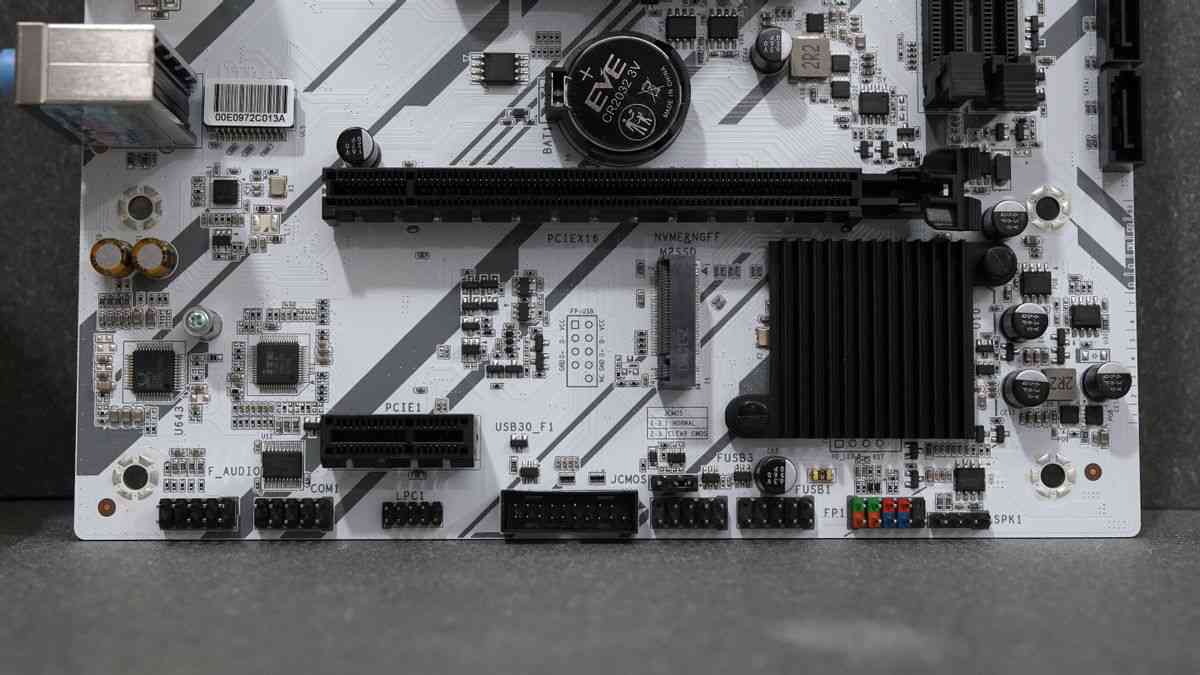 250元级B450白色主板深度评测:华南金牌能否驾驭R5-5600G? 250元级B450白色主板深度评测:华南金牌能否驾驭R5-5600G?