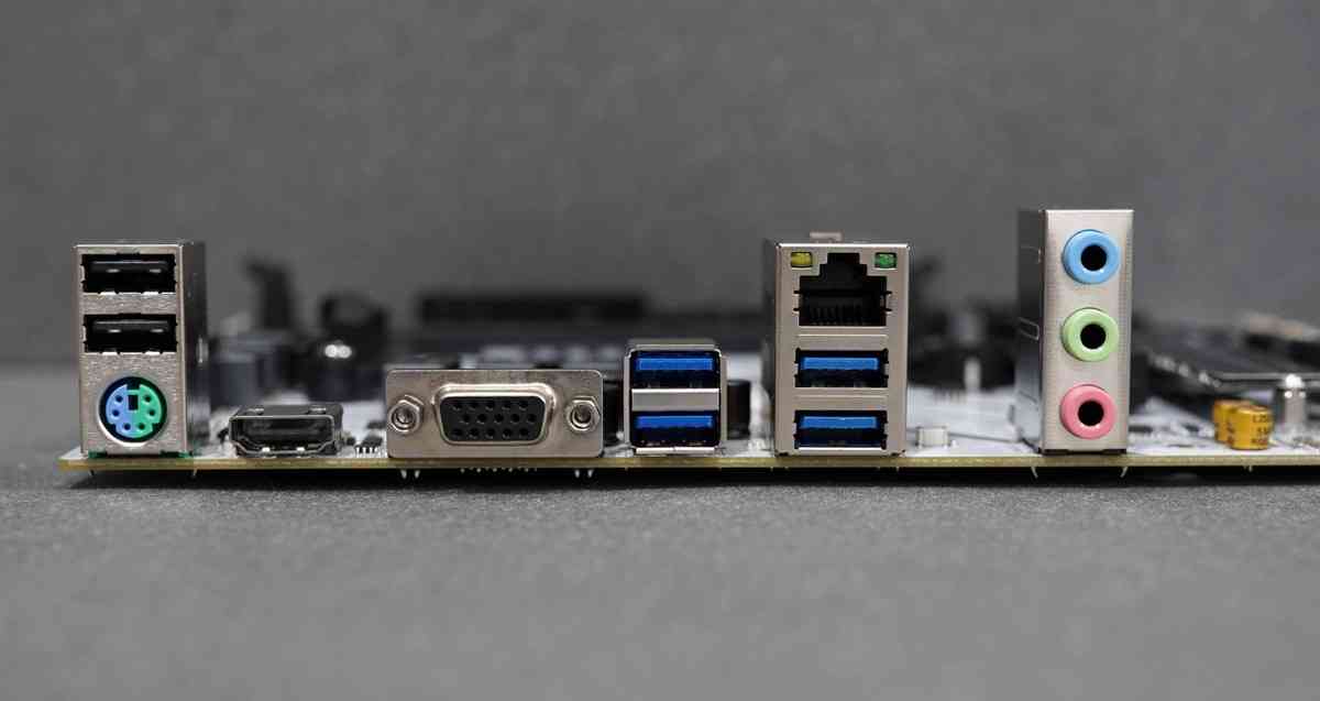 250元级B450白色主板深度评测:华南金牌能否驾驭R5-5600G? 250元级B450白色主板深度评测:华南金牌能否驾驭R5-5600G?