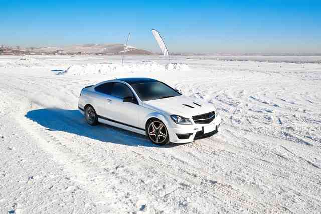 汽车行业全景洞察:市场演变与消费者指南 汽车行业全景洞察:市场演变与消费者指南