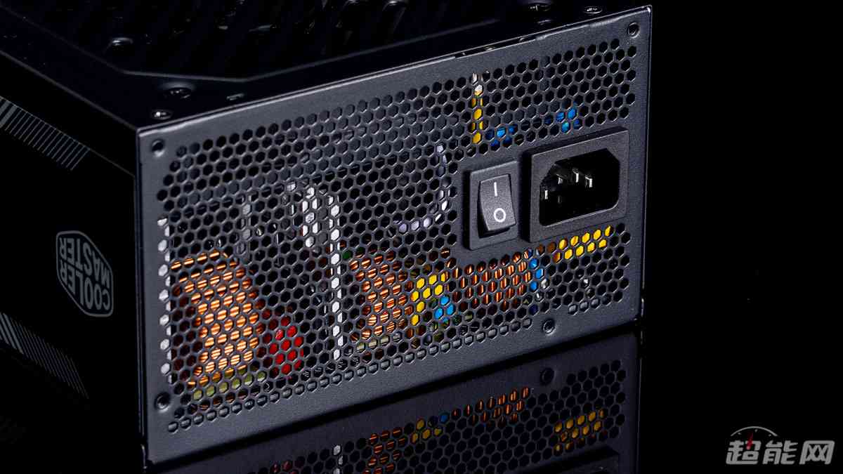 酷冷至尊G700 GOLD电源评测：高性价比的中高功率之选