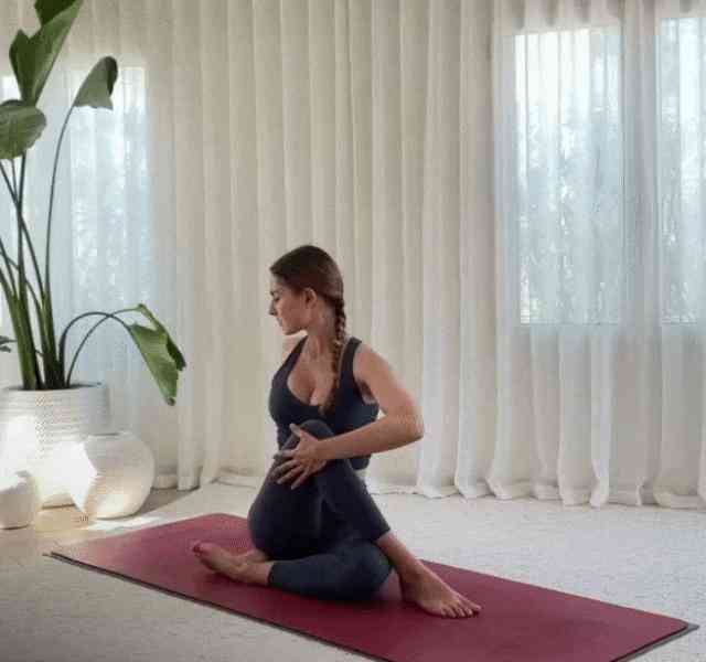 每日瑜伽app怎么样 适合40-50岁女性每天练习的9个瑜伽动作，简单效果好