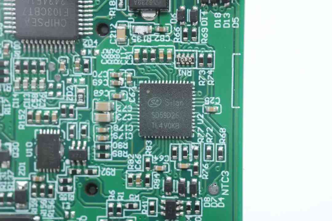 安克充电宝怎么样 数显充电宝选购指南！安克热门款拆解，这些芯片决定你的充电体验