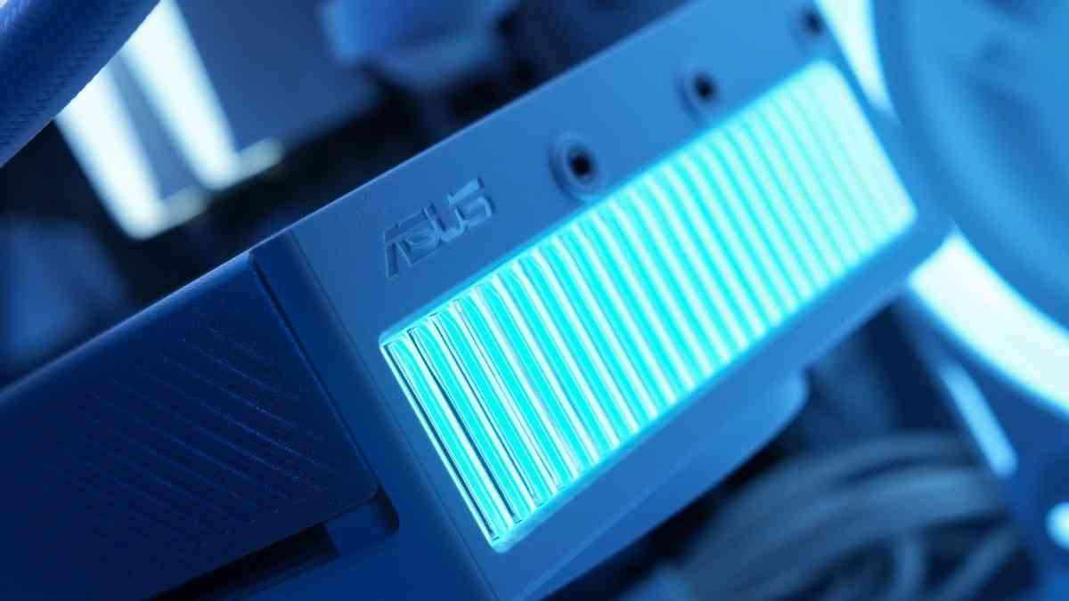 华硕显卡怎么样 双十一超值4K入门显卡，华硕天选GeForce RTX 5070 O12G显卡装机评测