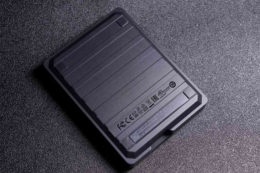 西部数据硬盘怎么样 大容量随身游戏库 西部数据WD_BLACK P10移动硬盘评测