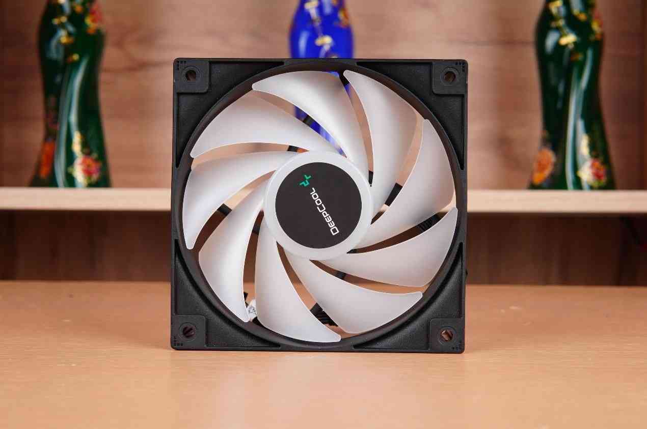 玄冰400怎么样 百元王者回归?九州风神玄冰400幻彩V5性能实测 玄冰400怎么样 百元王者回归?九州风神玄冰400幻彩V5性能实测