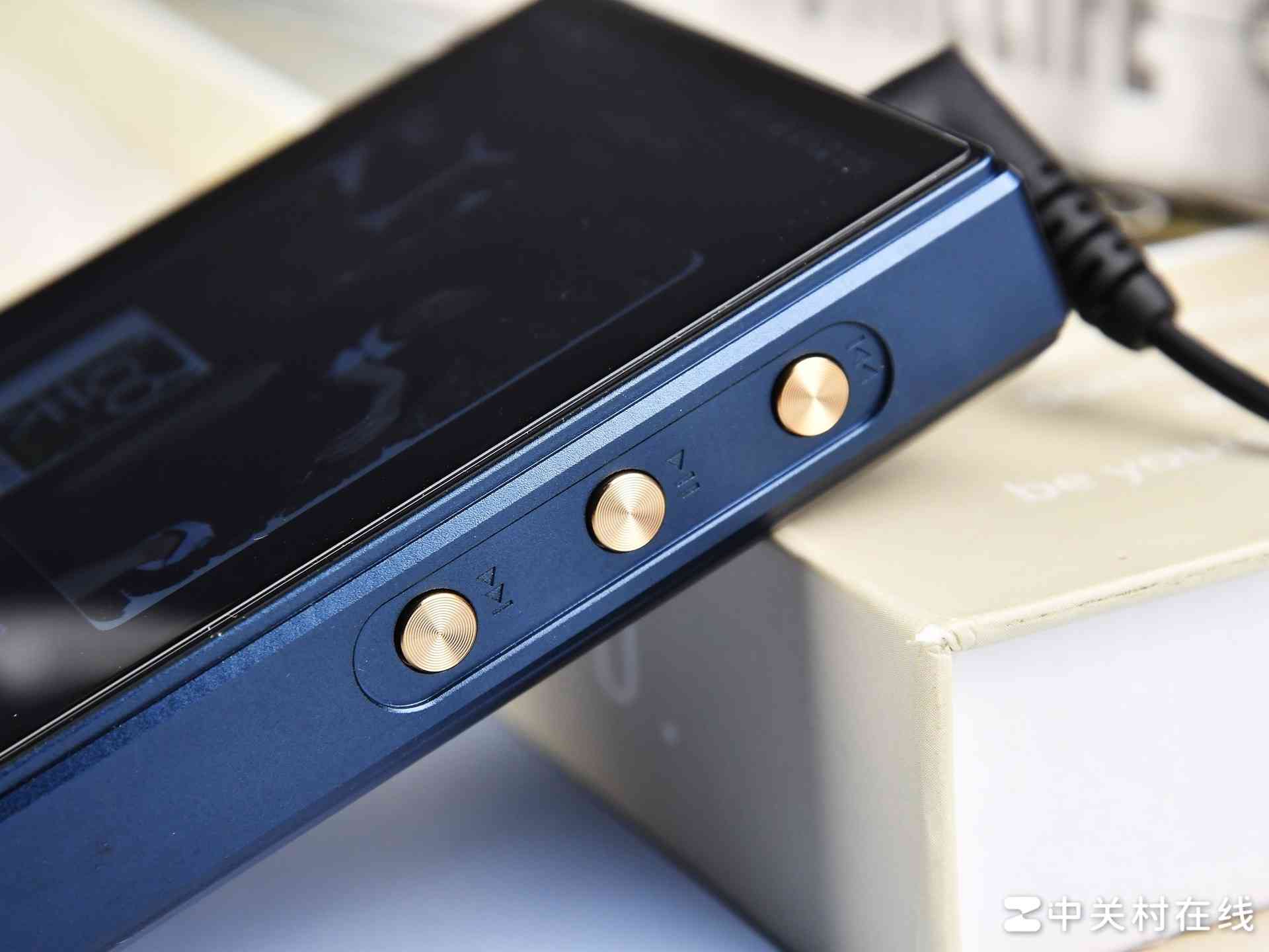 飞傲播放器怎么样 轻量化的“重量级”选手，飞傲M21便携无损播放器深度体验